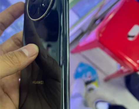 特价秒出华为mate50pro8?256黑...