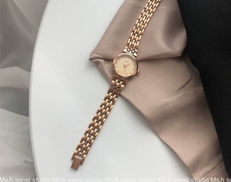 【正品原装,全新转手】小众轻奢手表女款学生...