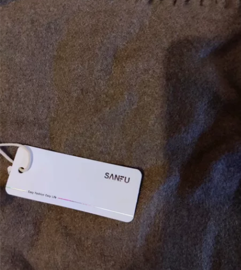 全新加宽加长版文艺简约围巾 购于三福店面 ...