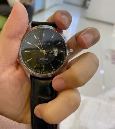 帮朋友转发，罗西尼男士手表就成新，现一千元...