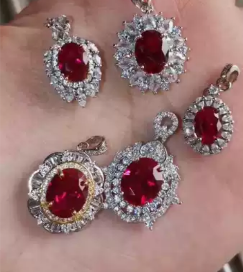 高定 925纯银仿真鸽血红吊坠 豪华精镶椭...