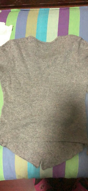 卓雅羊毛羊绒衫。买的时候喜欢。后来变胖了。...