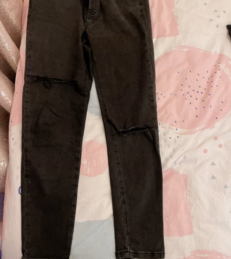 zll专柜七百多购入。现180转 感兴趣的...