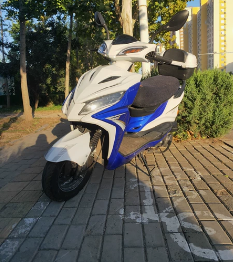 125踏板摩托车，7月份上牌的车，跑了50...