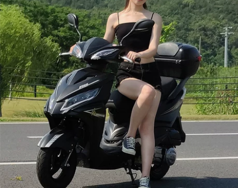 踏板摩托车125c国四电喷跑了8500百公...