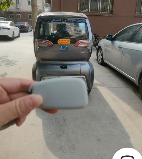 众爵电动三轮车。原价13000多。配置倒车...