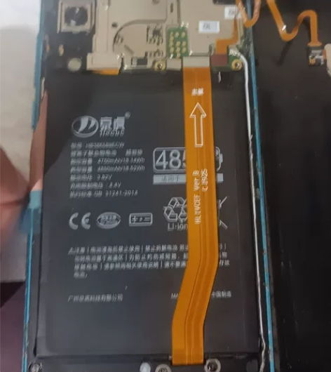 咸鱼上买的华为nova 4 8+128。C...