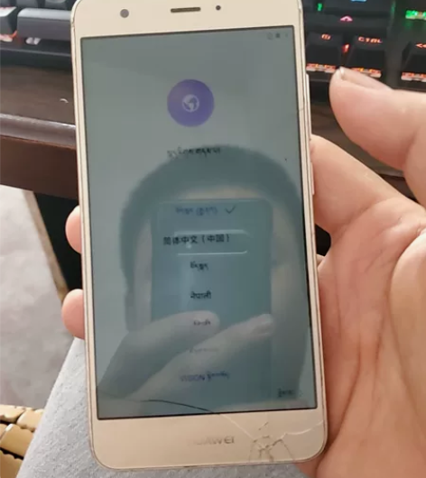 华为nova能开机但是屏幕坏了 感兴趣的话...