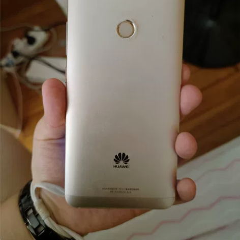 华为nova AL10，屏幕有点碎，功能都...