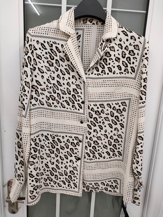 秋装两穿时尚衬衣      全新包邮59元...