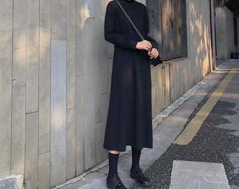 收腰秋冬黑色打底针织连衣裙 无吊牌 下水洗过 穿过五次左右 ...