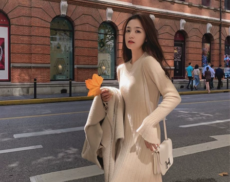 针织连衣裙女秋冬中长款修身显瘦韩版 感兴趣...