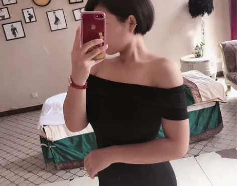 露脸包臀裙，20包邮 感兴趣的话点“我想要...