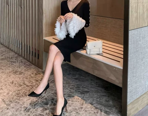 全新黑色V领包臀裙 显身材 吊牌在 s号 ...