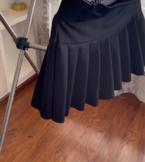 韩版A字裙，M中码，全新出，厚款 感兴趣的...