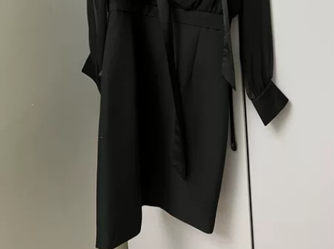 修身职业包臀连衣裙 有点OL风 上半身的透...