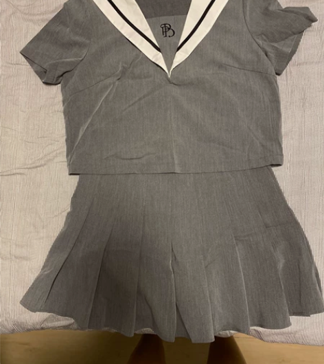 太平鸟女装 ，灰色学院风制服裙子套装 百搭...