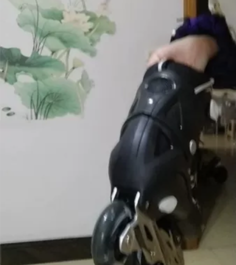 全新溜冰鞋成人男旱冰鞋女大学生初学者儿童全...