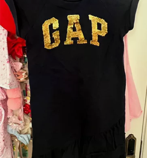 Gap 女童 运动风 藏青色连衣裙 胸前亮...