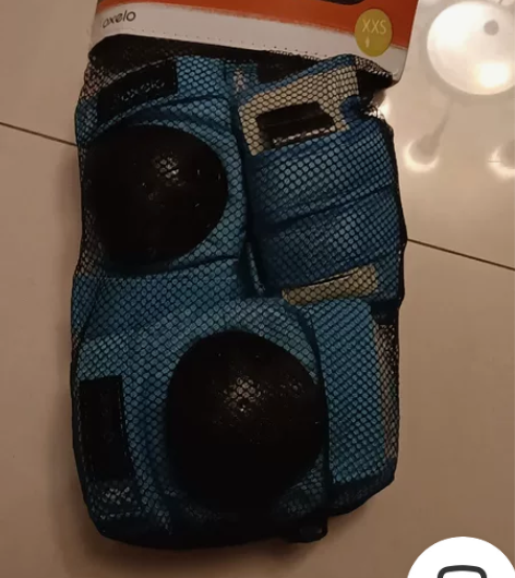 全新孩子的滑板护具，买回来一次没用，需要带...