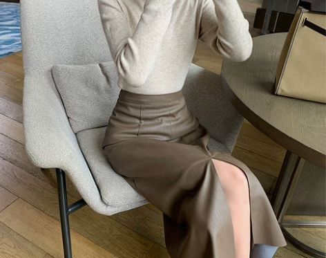 [转卖](现货)秋冬新款显瘦高腰半身裙女过...