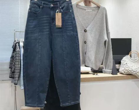 高腰弹力牛仔裤L码，秋冬款不加绒！弹性很大...