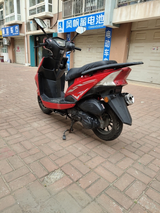 尚领125踏板车