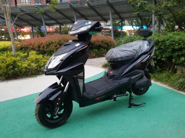 全新库存国威电动车处理。60付20安电池。...