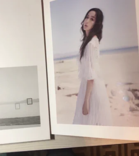 LOURA 娄艺潇首张大碟 CD?52p写...