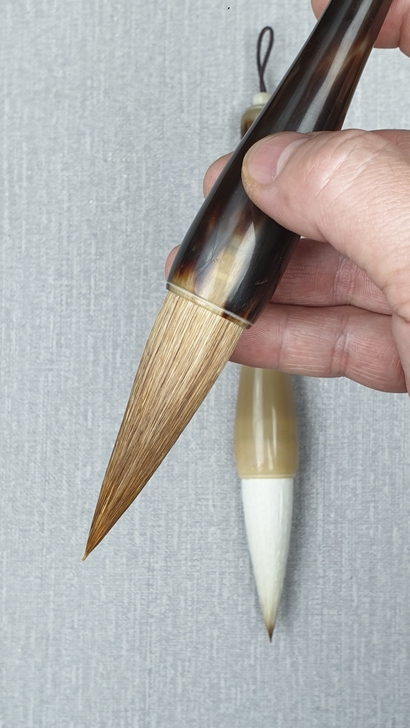 亏本出两支高级货,好毛笔,兼毫抓笔,狼毫抓笔