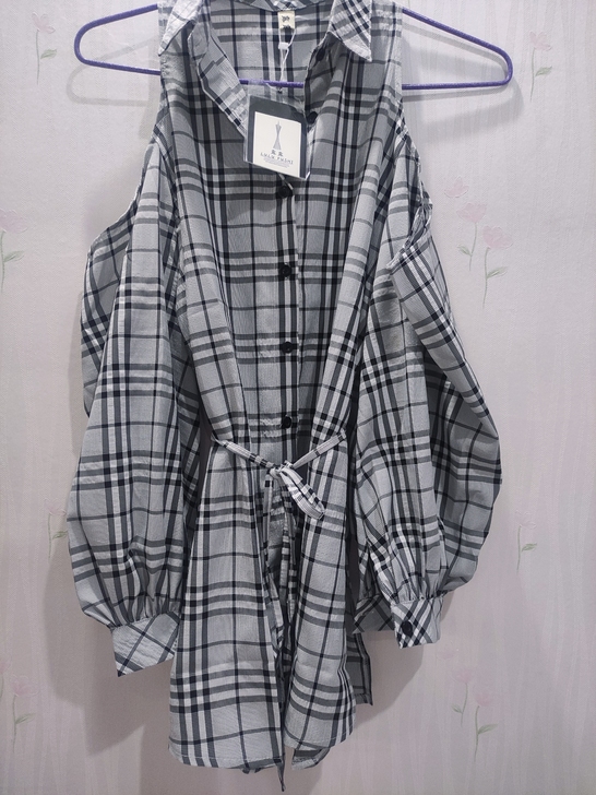 格子露肩衬衣女，全新带吊牌，有腰带，衣长8...