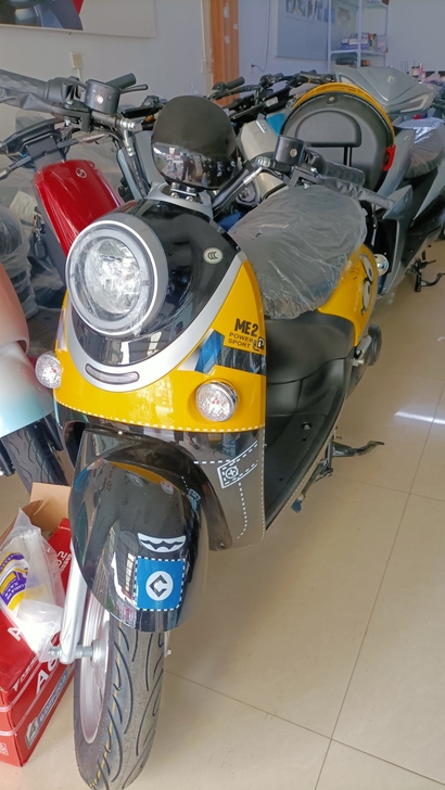 《全新》前后真空胎，前后碟刹，液晶显示屏，...