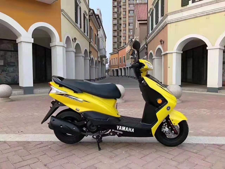 纯正雅马哈迅鹰125 运动版 整车原版原漆...
