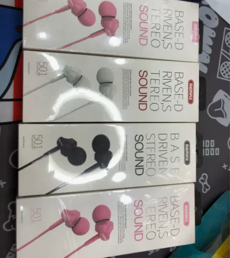 remax入耳式耳机 清仓处理全新