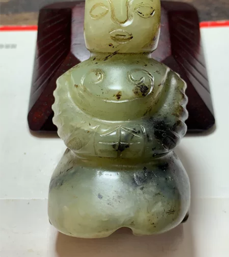 玉雕胡人像一枚,重153克;高7.5*4....