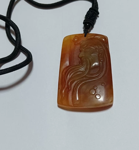 关公侧脸玉雕项坠 买来没带过 因喜欢而买 ...