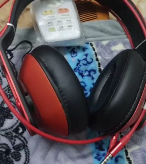 有线万魔头戴耳机。可以使用蓝牙接收器配套使...