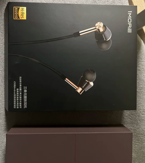 万魔三单元圈铁耳机 换耳机了，这个基本没用...