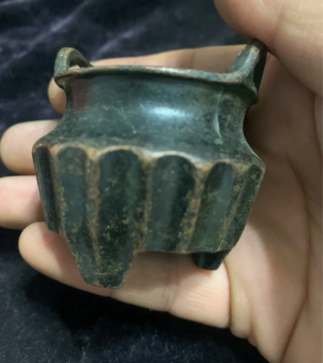 双耳铜香炉，底款:禅，高:5厘米，直径:5...