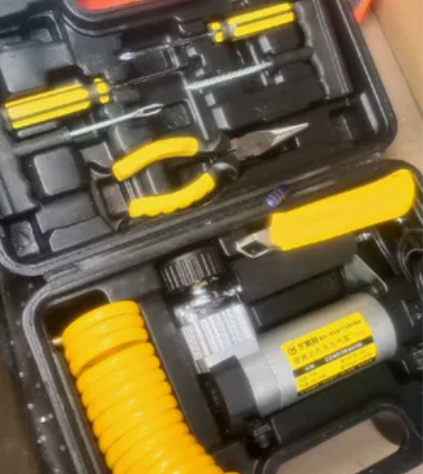 汽车便携双泵双缸充气泵工具箱（带钳 螺丝刀...