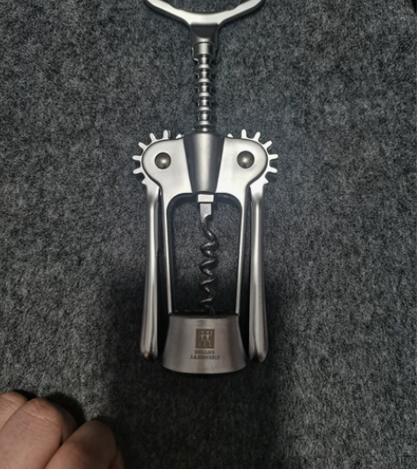 双立人红酒开瓶器 感兴趣的话点“我想要”和...