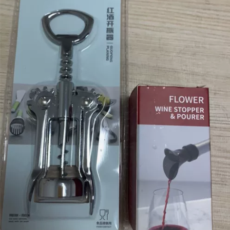 国风红酒开瓶器，全新。外加瓶塞 感兴趣的话...
