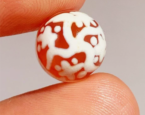 红玉髓镶蚀线珠 光泽靓丽美不胜收 磨损漂亮...