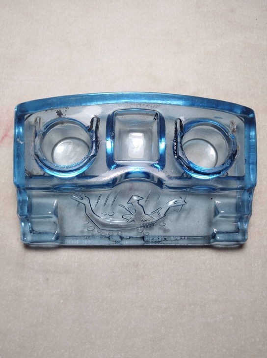 民国文房玻璃笔床、笔洗两用器，做工巧妙独特...