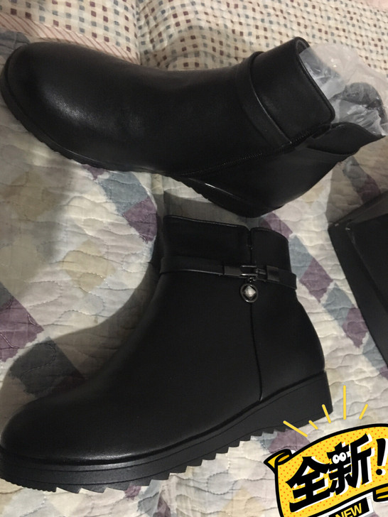 一双新鞋子,鞋码是265 全新未穿。附近人...