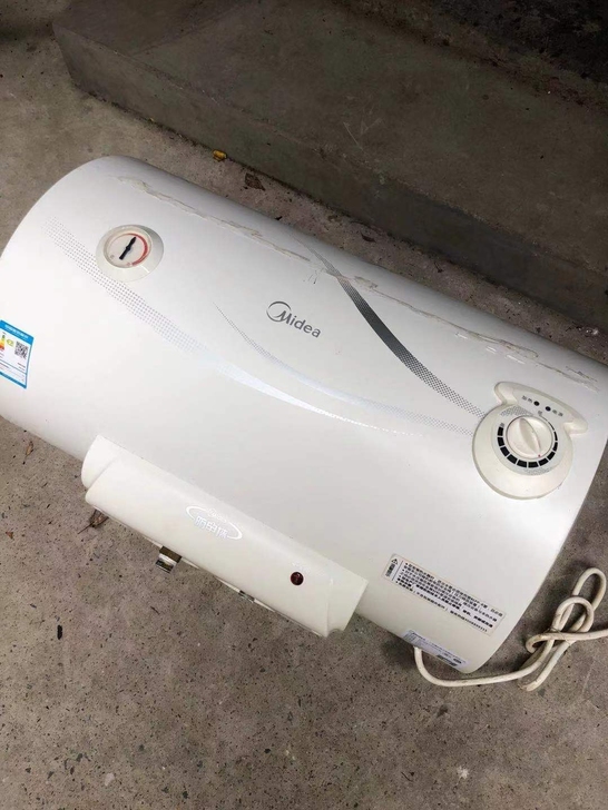 美的50L 60L热水器都有 成色非常好