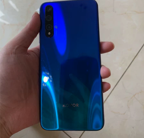 荣耀20s，  6+128g   自用机9...