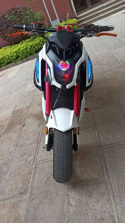 72伏35安精品z6，成色如图，刚换的全新...