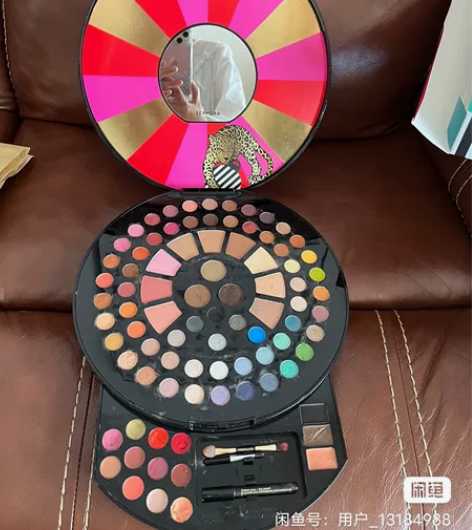 丝芙兰狂野愿望彩妆盘，包括3个眉粉，60个...