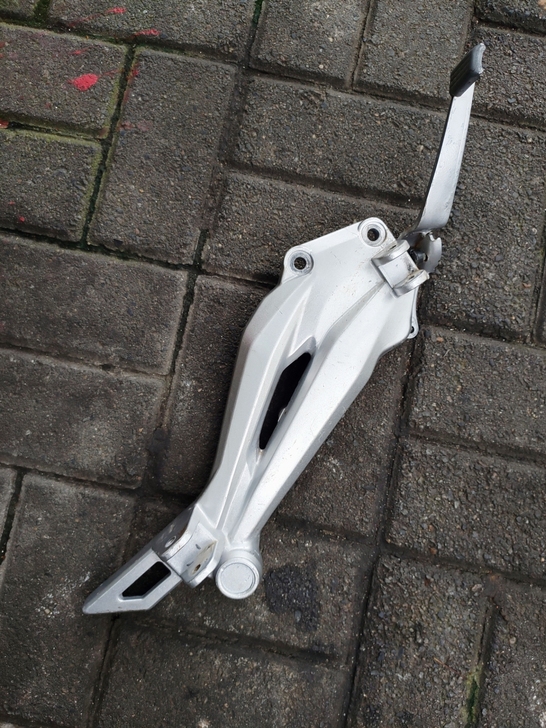 国产H2跑车右搁脚板